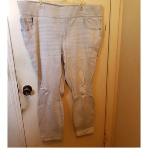 NWT Plus Size Light Wash Jeggings